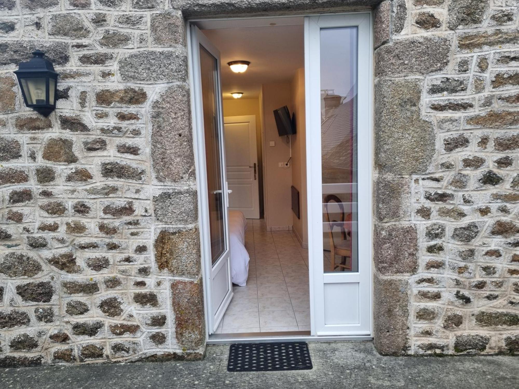 Le Conquerant - Chambres Meublees - Barfleur Exterior photo