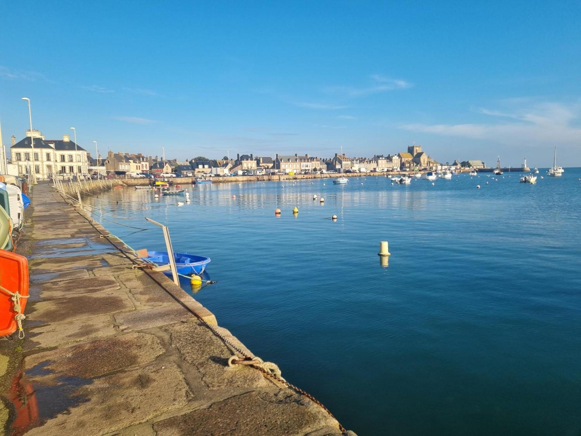 Le Conquerant - Chambres Meublees - Barfleur Exterior photo